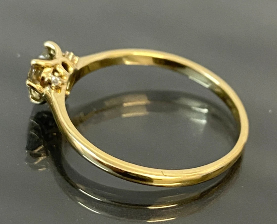 10ct Yellow Gold W/ Heart Diaspore & Diamond Ring Size R 1/2 (US 9)