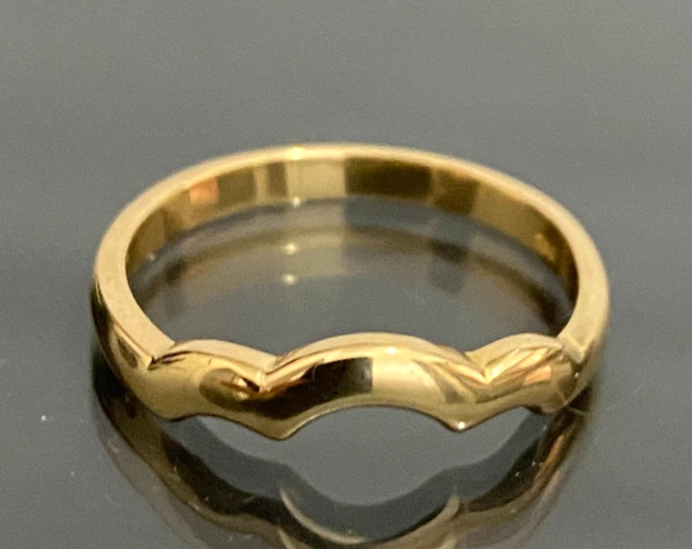 18ct Yellow Gold Shaped Curved Wedding Band – Size L 1/2 (US 6)
