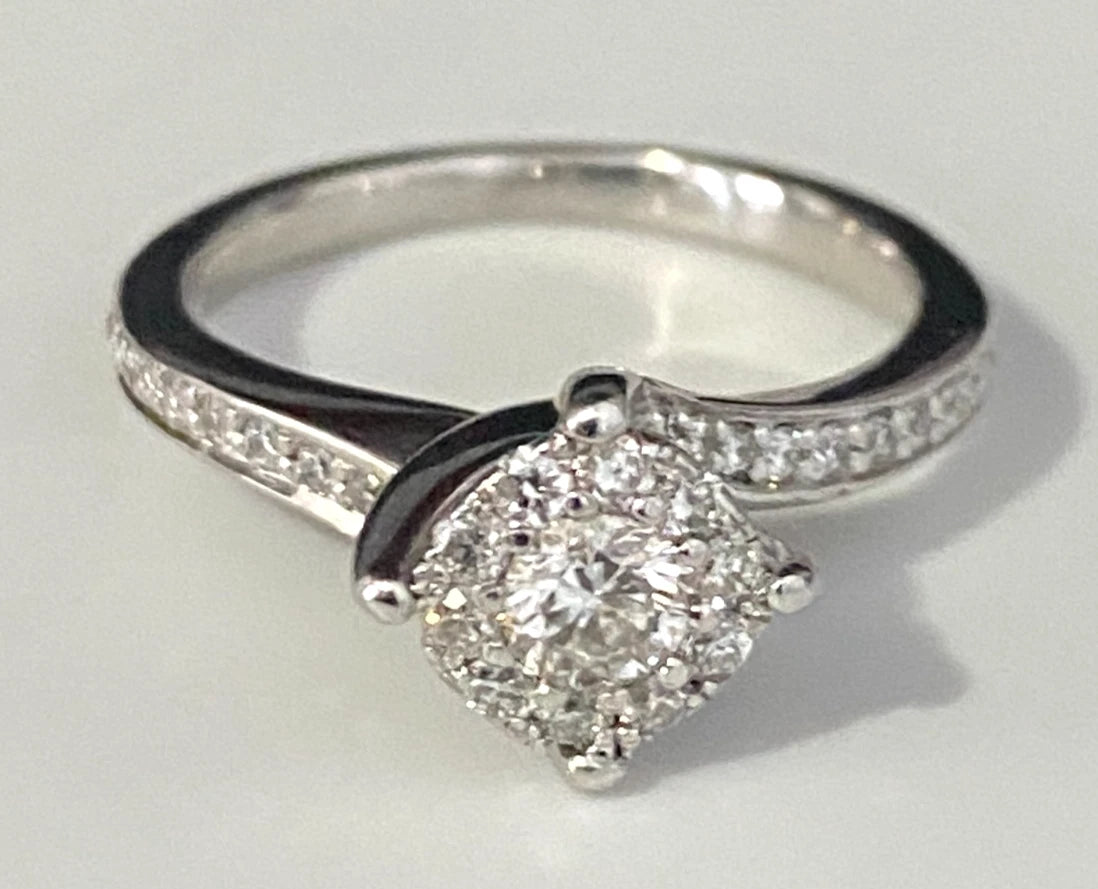18K White Gold & 0.50CT Diamond Halo Ring Size J 1/2 - 5