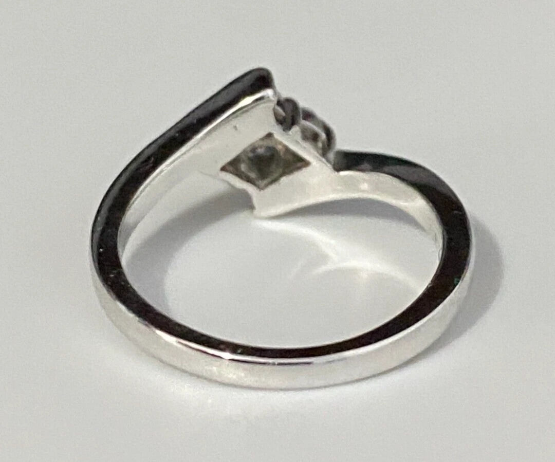 9K White Gold & 0.20CT Brilliant Diamond Bypass Ring Size I - 4 1/4