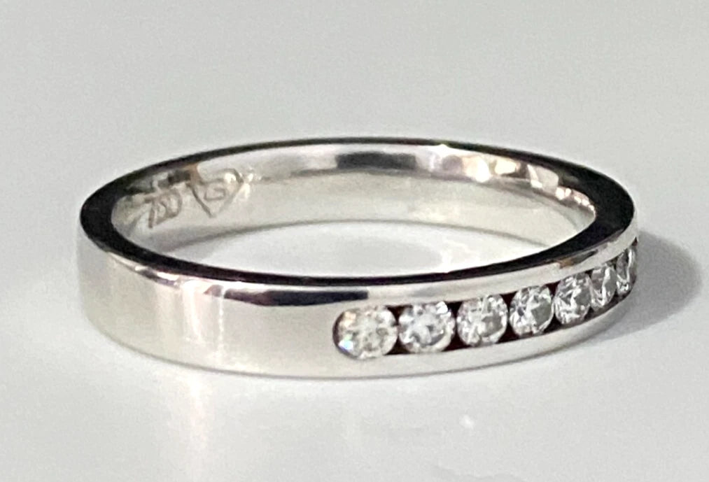18K White Gold & 0.25CT Diamond Channel Set Ring Size M - 6