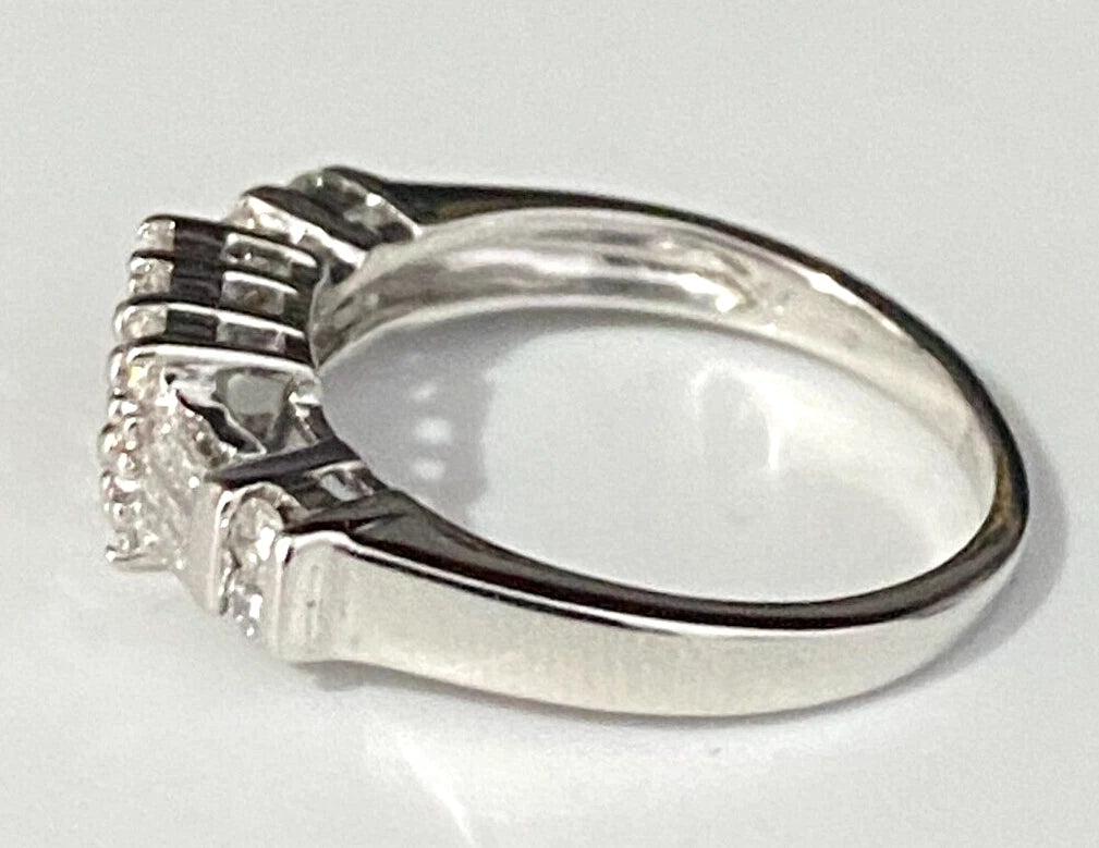 18K White Gold & 0.75CT Diamond Ring Size O - 7