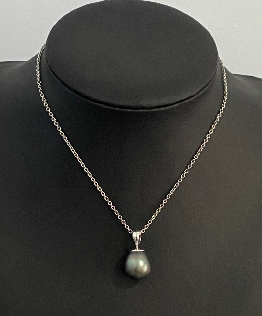 18K White Gold & Tahitian Pearl Pendant 24.0mm High
