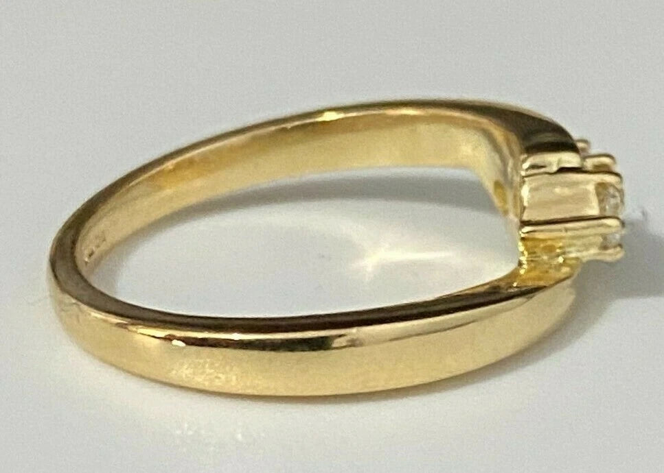 18K Yellow Gold & Diamond Three Stone Set Ring Size M 1/2 - 6 1/4