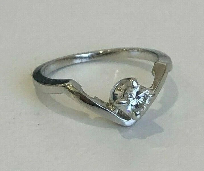 14K White Gold & 0.21CT Diamond Solitaire Curve Ring Size L - 5 1/2