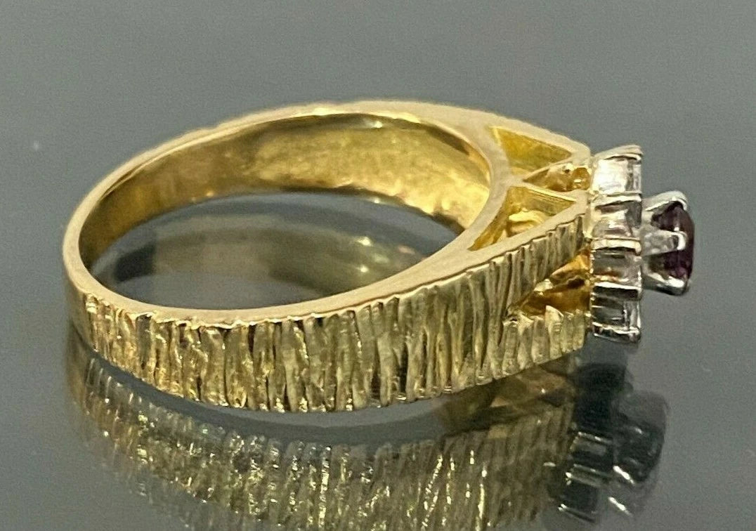 18K Yellow Gold W/ Garnet & Diamond Textured Cluster Ring Size L 1/2 - 5 7/8