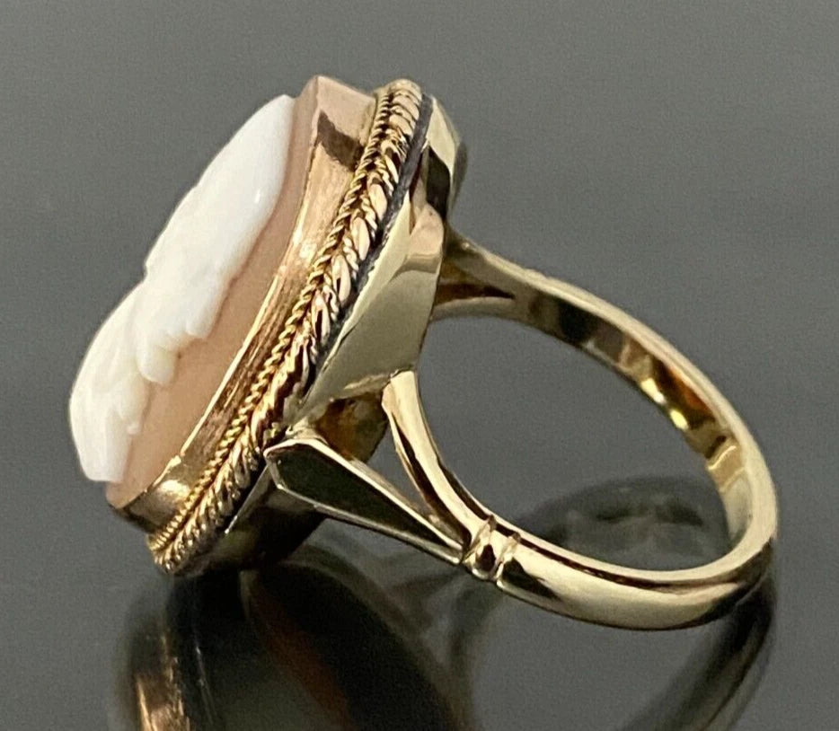9K Yellow Gold & Shakespeare Carved Cameo Ring Size P 1/2 - 7 3/4