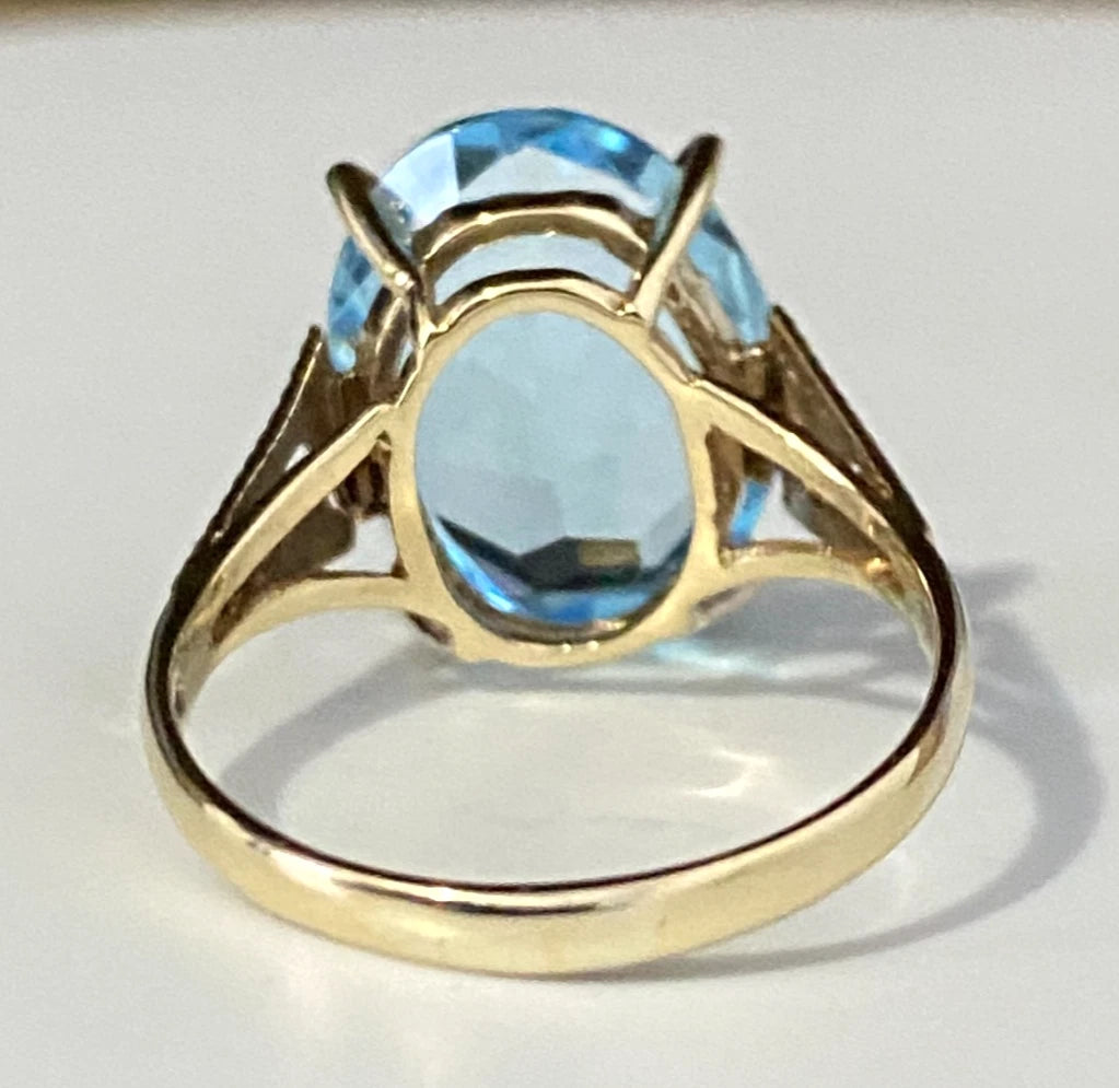 Vintage 9K Yellow Gold & Blue Stone Ring Size O - 7 1/4