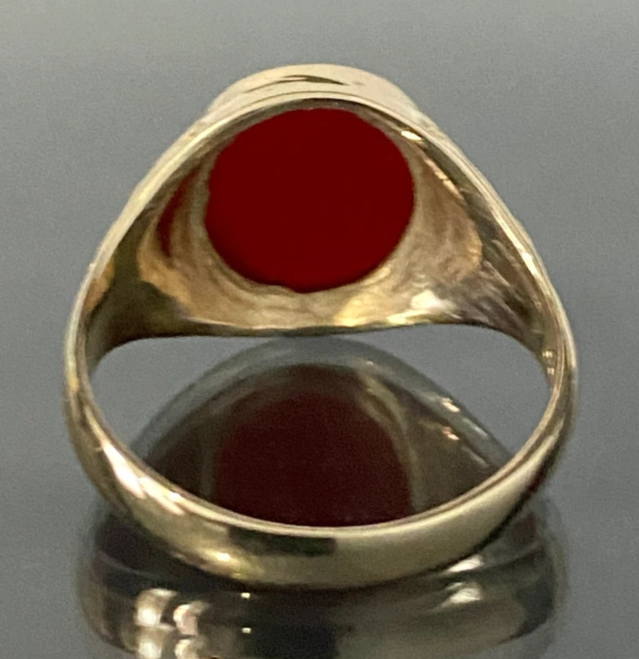 1970's 9K Yellow Gold & Carnelian Scroll Shoulder Signet Ring Size Q - 8 1/4
