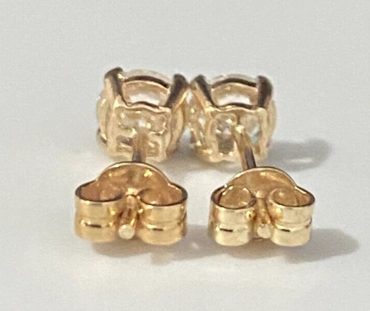 0.80CT GIA certified Round Brilliant Diamond Stud Earrings