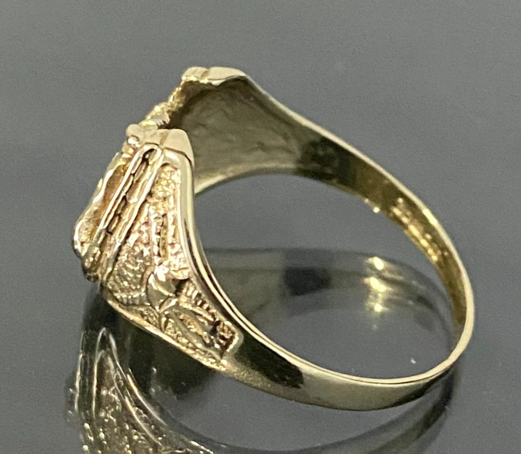 9K Yellow Gold Horse & Horseshoe Ring Size T - 10
