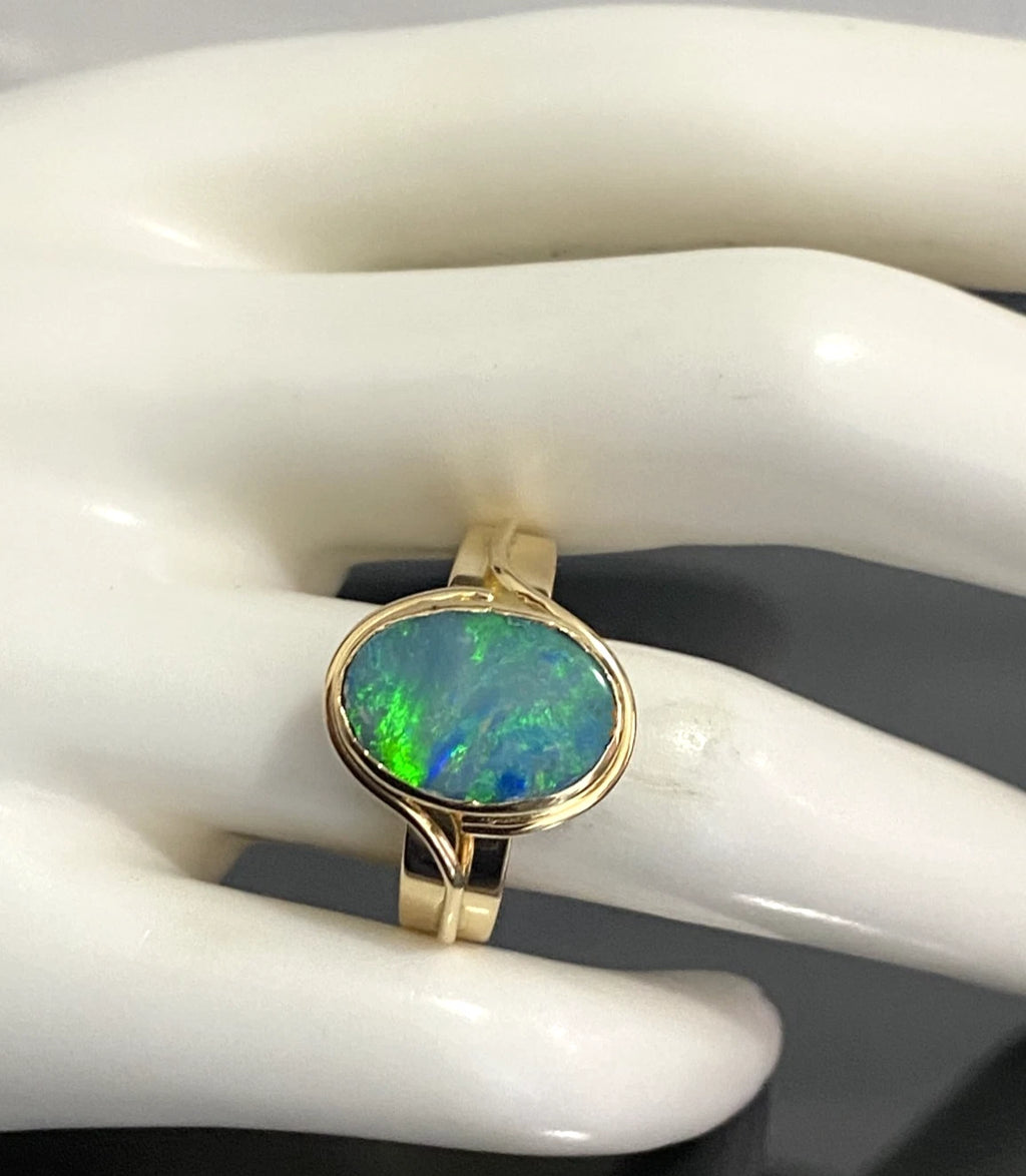 18K Yellow Gold Opal Doublet Ring Size V 1/2 (US 11) - Vintage Jewellery