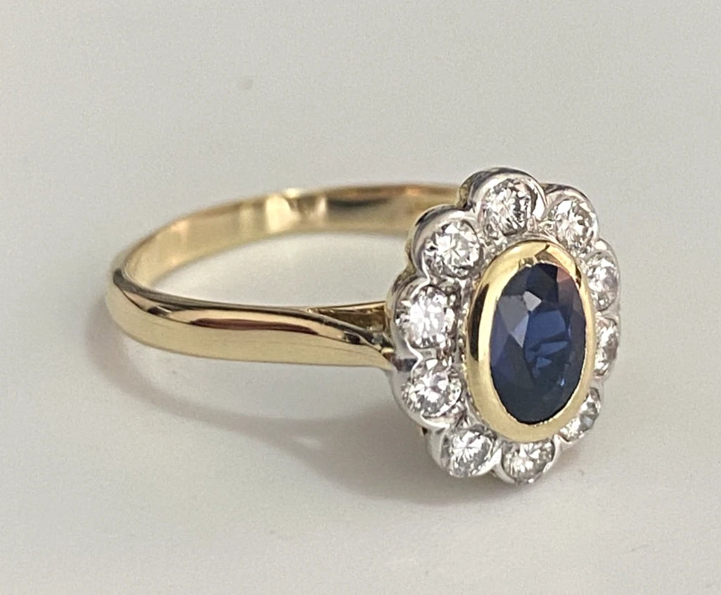 18K Yellow Gold Sapphire & Diamond Cluster Ring - Size K 1/2 (US 5.5)