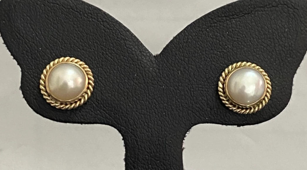Vintage 9K Yellow Gold & White Pearl Twisted Rope Border Stud Earrings 10.0mm