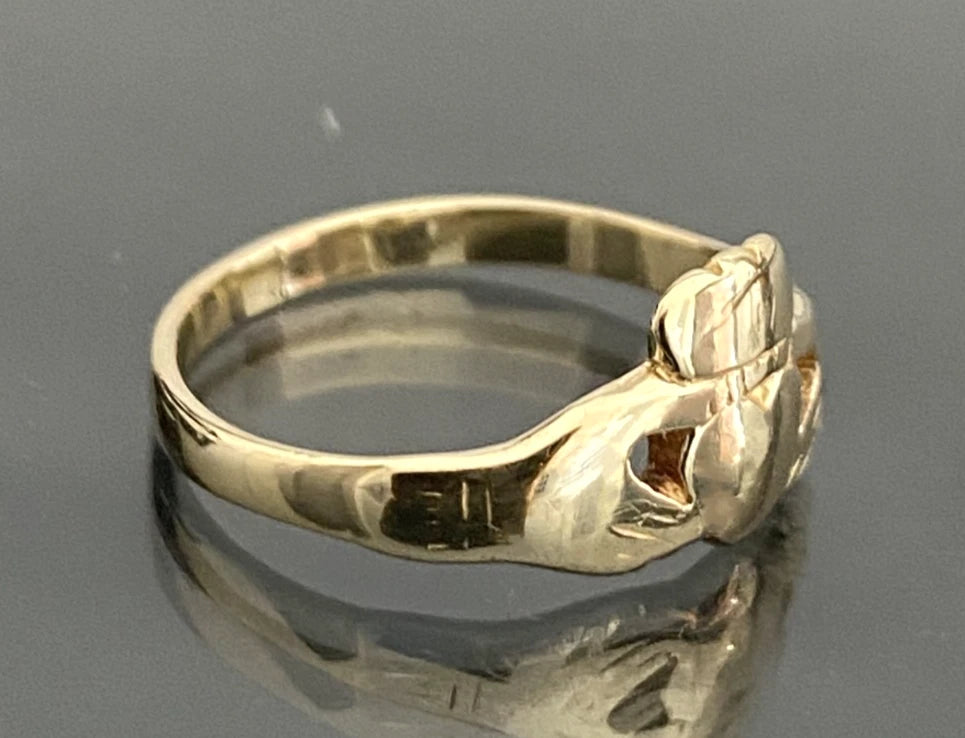 Vintage 9K Yellow Gold Traditional Claddagh Ring Size M (US 6.25)