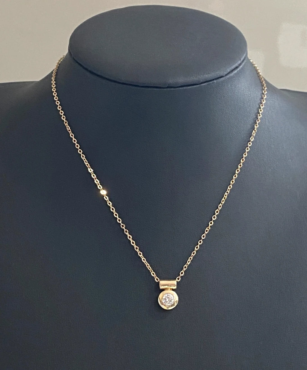 9K Yellow Gold & Cubic Zirconia Single Stone Pendant