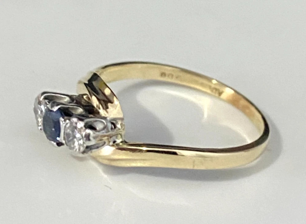 9K White Gold W/ Sapphire & Diamond Crossover Ring Size L - 5 7/8