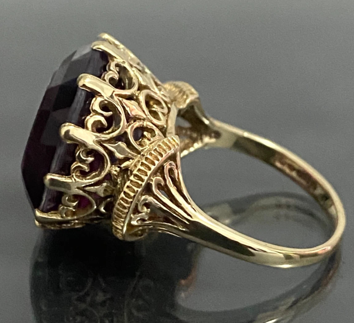 1970's 9K Yellow Gold with Large Amethyst Doublet Ring - Size N (US 6.75)