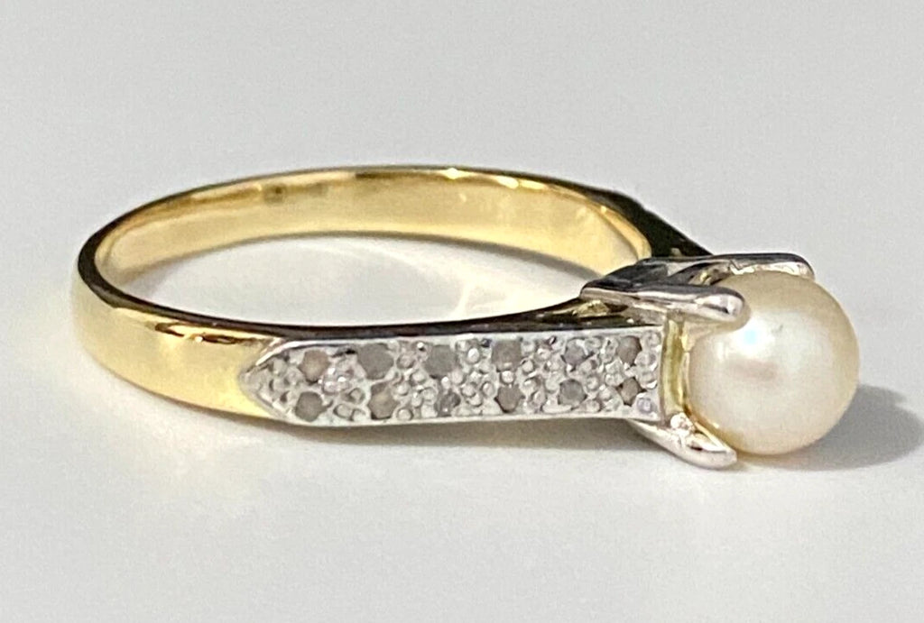 18K Yellow Gold W/ Pearl & Diamond Ring Size U - 10 1/4