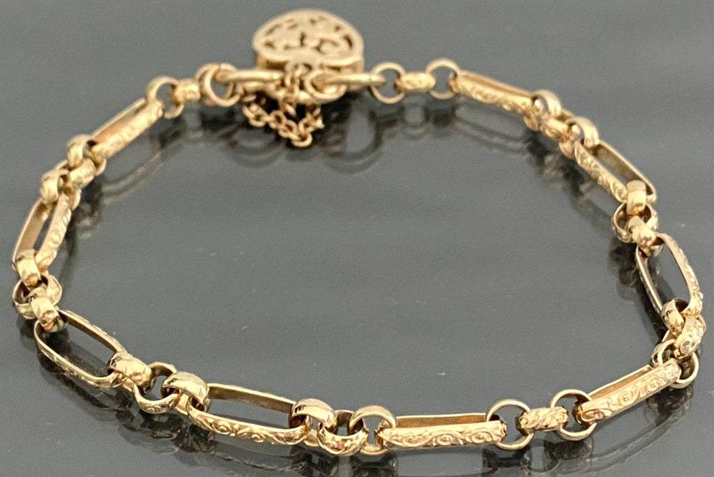 Vintage 9K Yellow Gold Ornate Fancy Link with Filigree Heart Padlock Bracelet