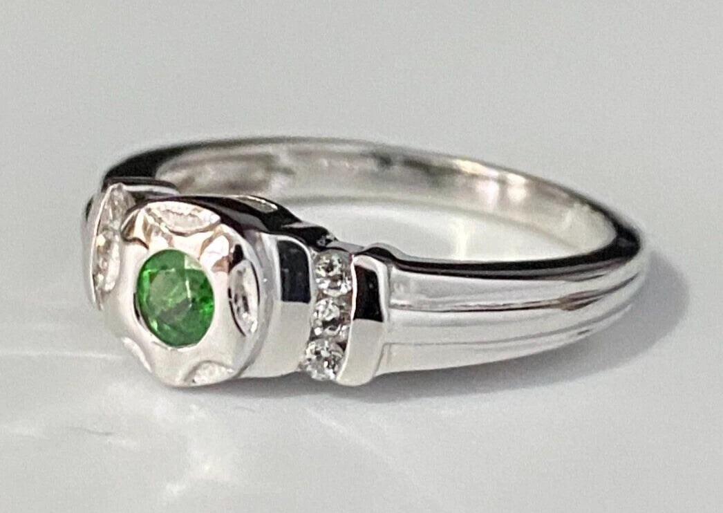 9K White Gold W/ Tsavorite & White Zircon Ring Size N - 6 1/2