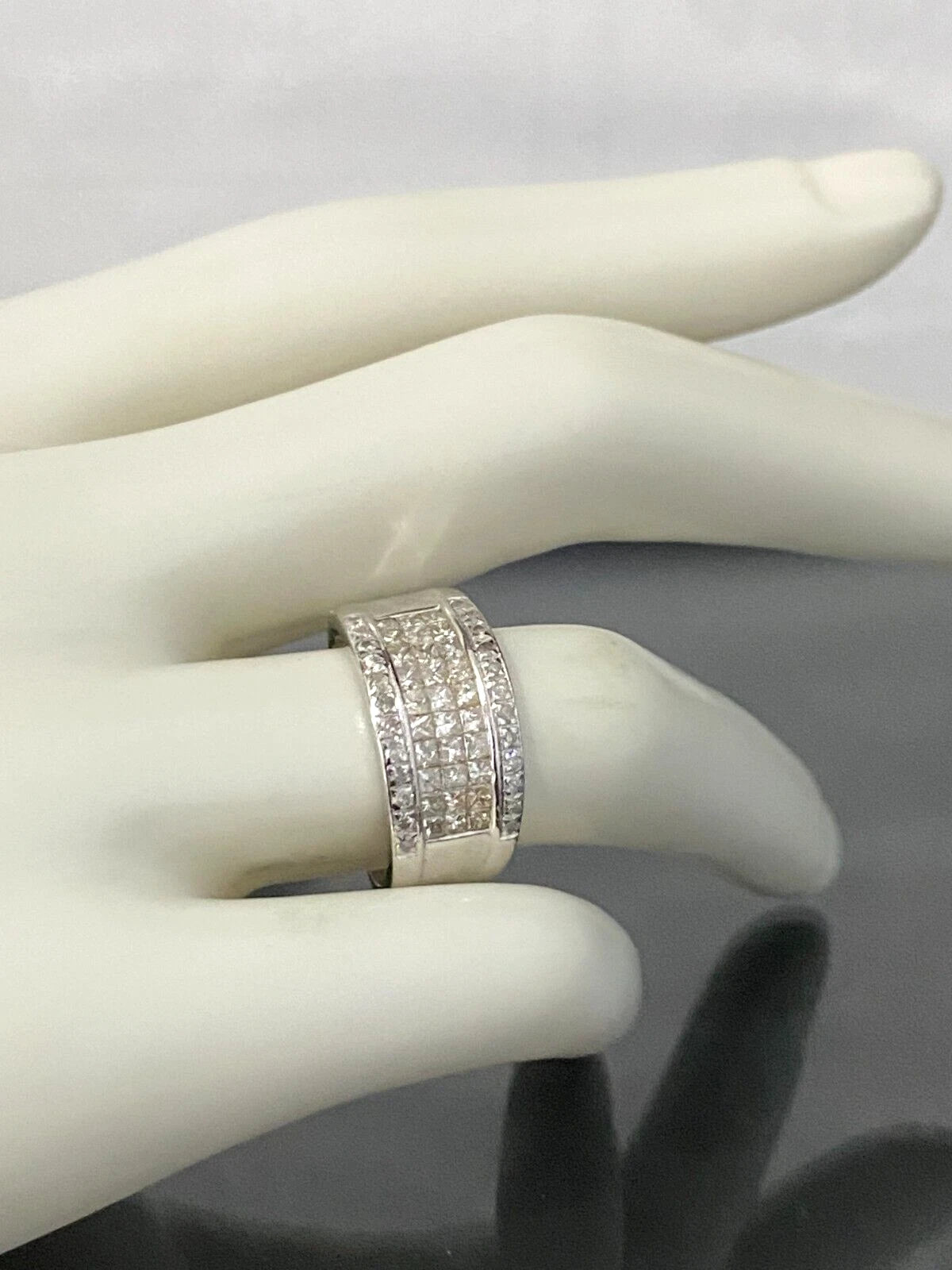 18K White Gold & 1.20CT Diamond Invisible Set Ring Size M 1/2 - 6 1/4