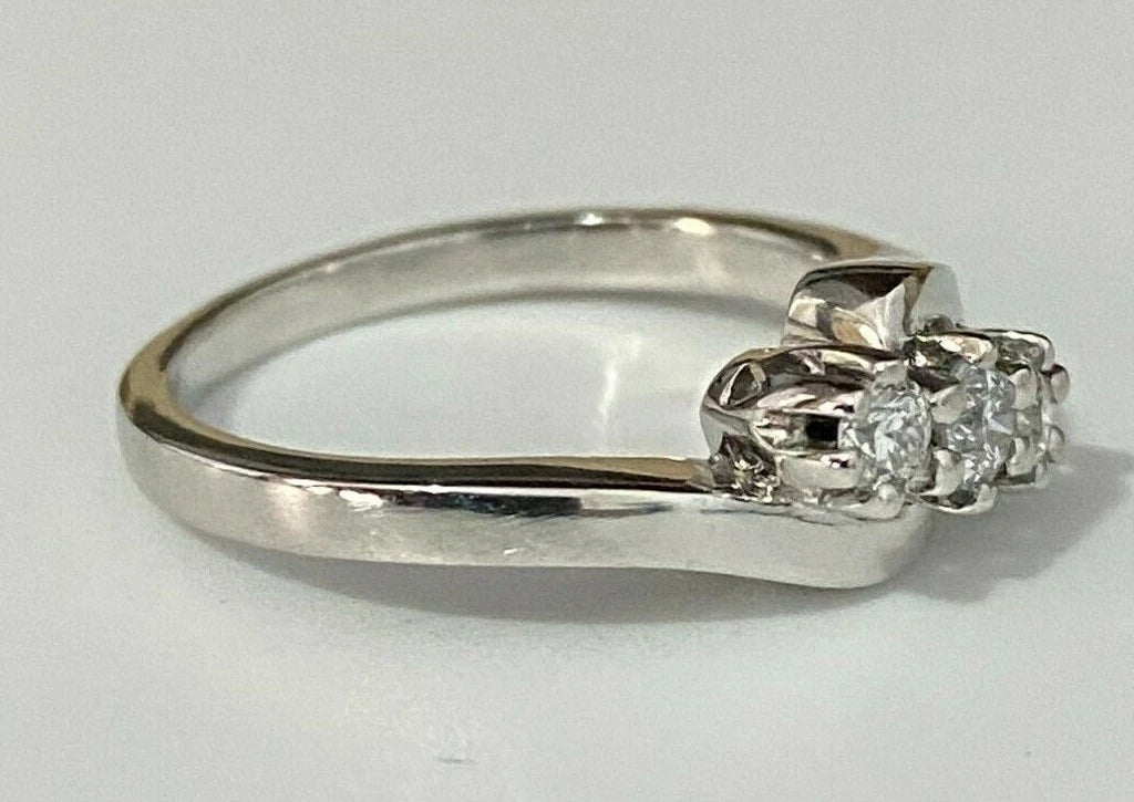 18K White Gold & 0.25CT Diamond Crossover Ring Size J 1/2 - 5