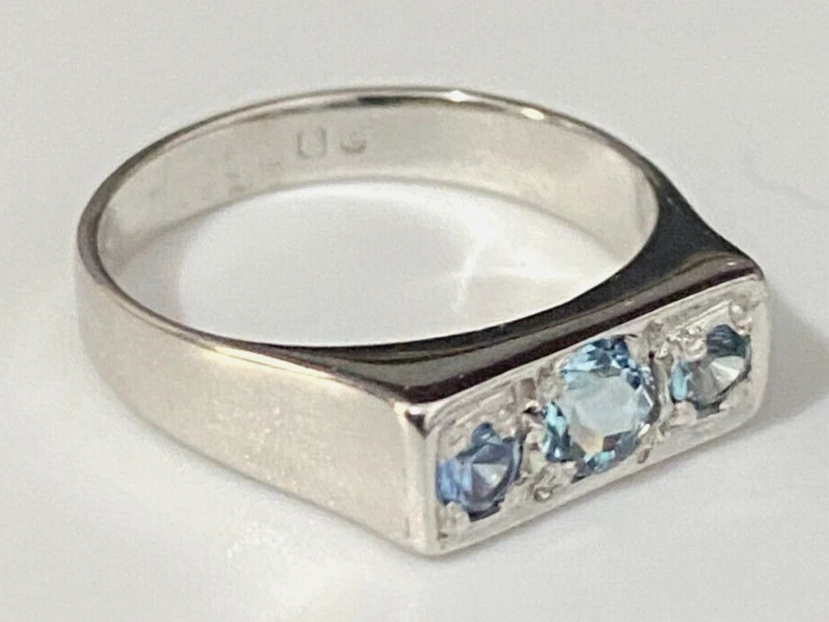 Vintage 9K White Gold & Blue Gemstones Ring Size L - 5 1/2