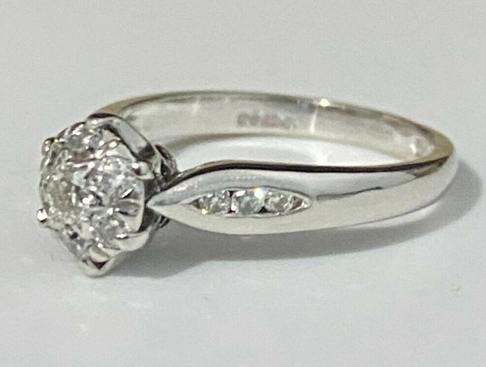 18K White Gold & 0.32CT Diamond Cluster Ring Size J - 4 5/8