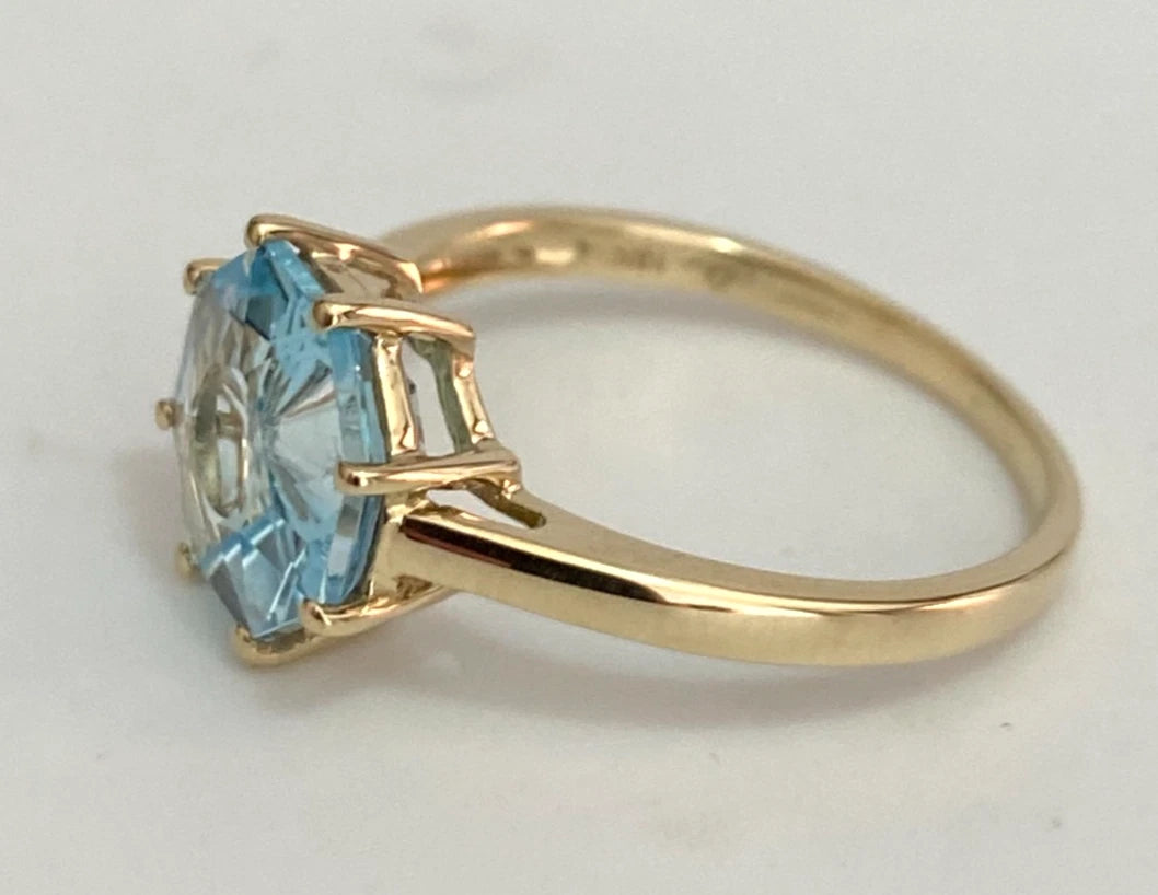 10K Yellow Gold 3.17CT Quasar Cut Sky Blue Topaz Ring Size N (US 6.75)