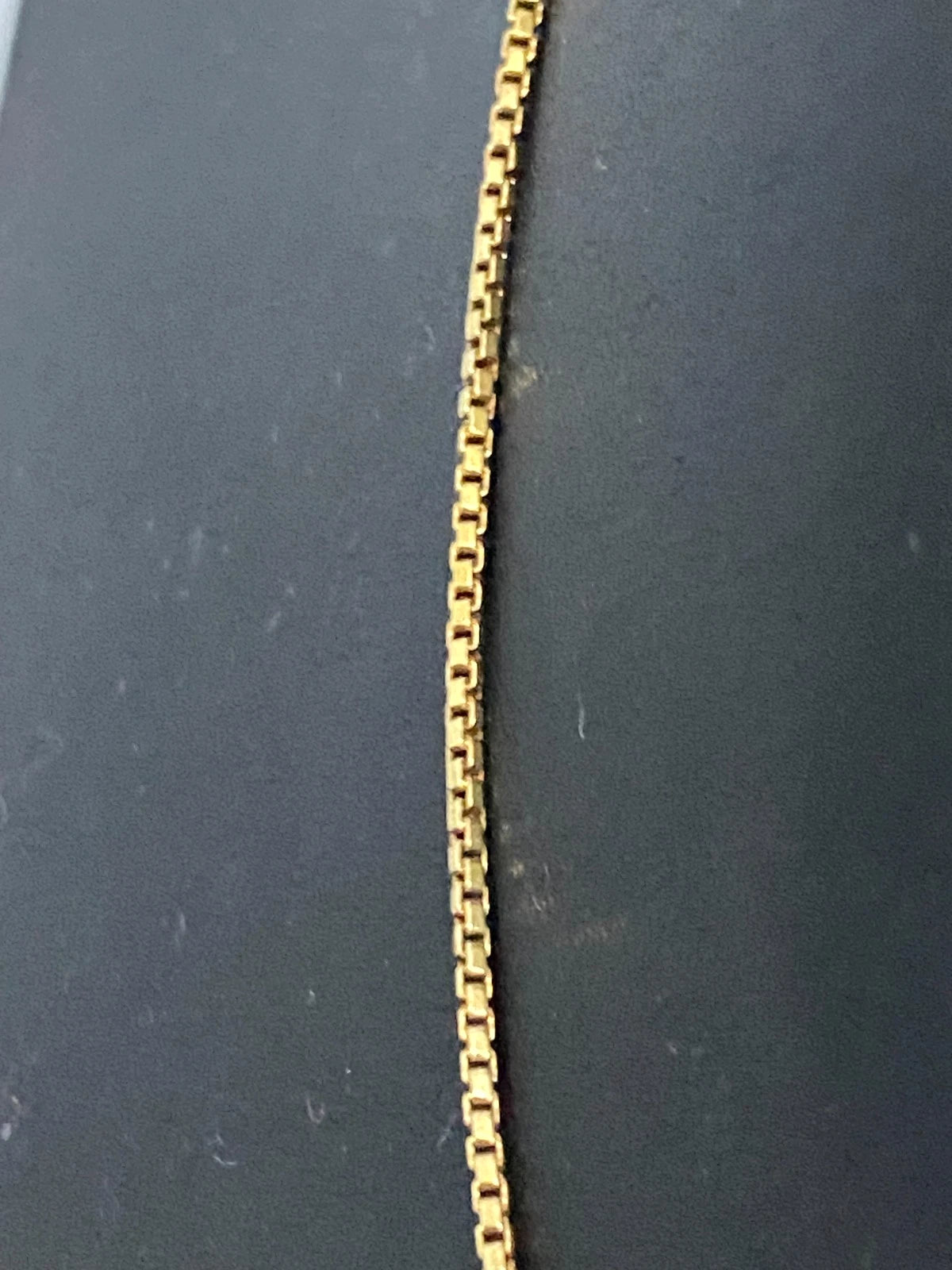 18K Yellow Gold Box Link Chain Necklace 46cm Long