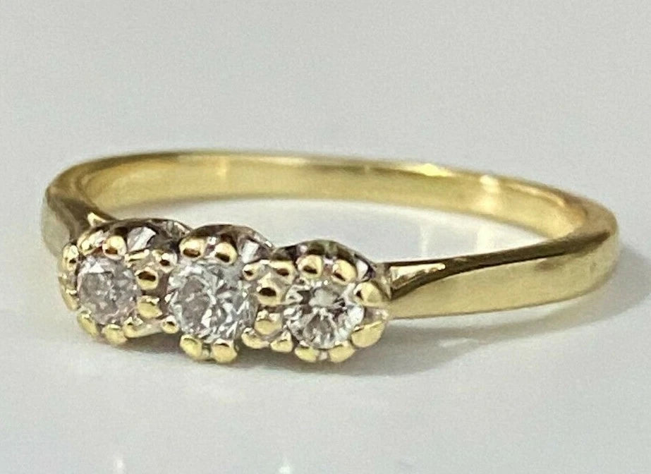 18K Yellow Gold & 0.22CT Diamond Three Stone Ring Size N 1/2 - 6 3/4