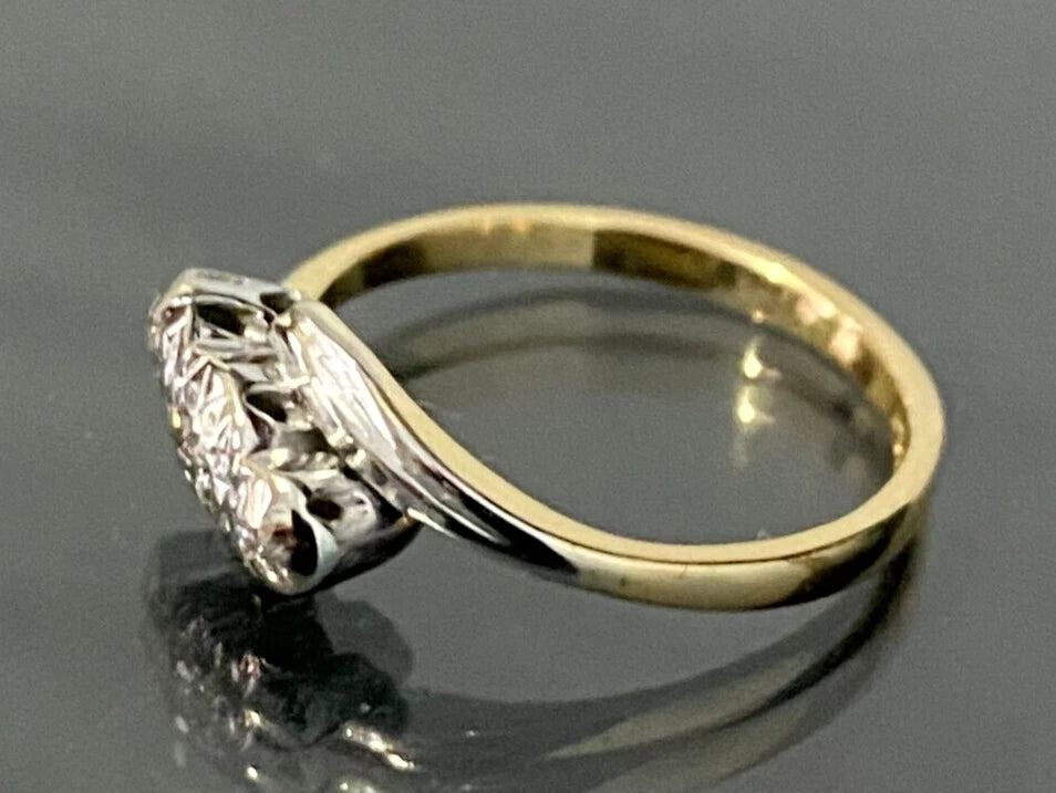 18K Yellow Gold & Diamond Three Stone Crossover Ring Size J - 4 5/8