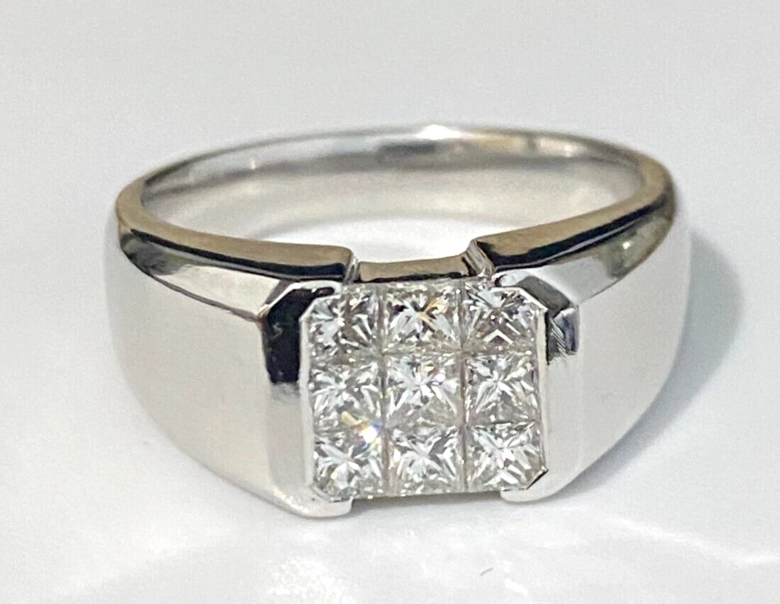 Heavy 18K White Gold & 1.0CT Diamond Princess Cut Ring Size R - 8 5/8