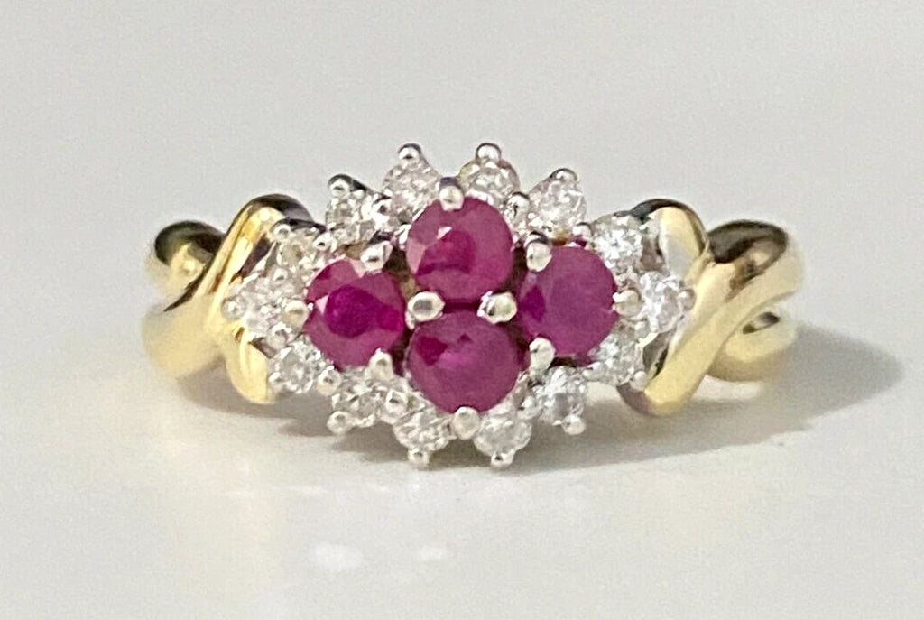 18K Yellow Gold W/ Ruby & 0.25CT Diamond Cluster Ring Size L - 5 1/2