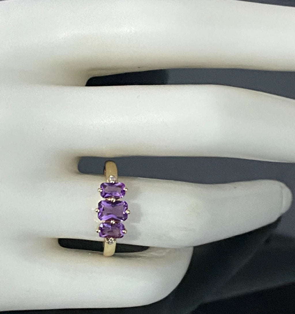 9K Yellow Gold W/ Amethyst & Diamond Ring Size N - 6 3/4