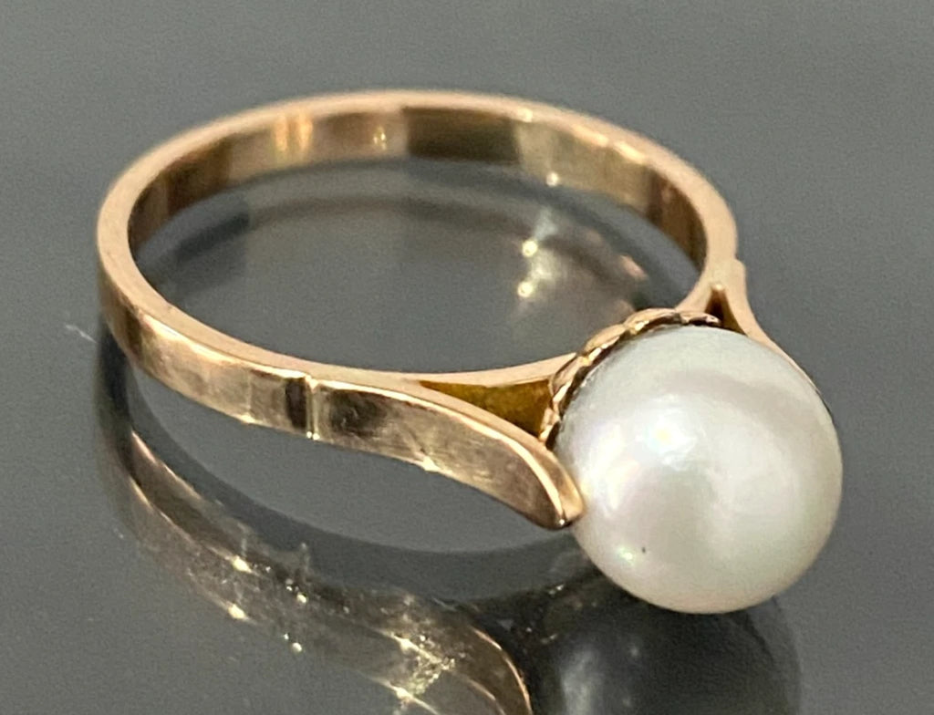 18K Yellow Gold & White Pearl Ring Size L - 5 7/8