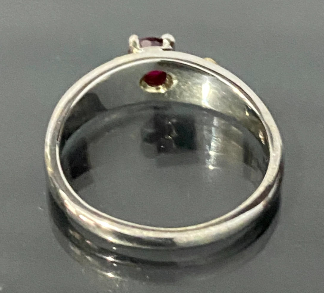 9K White Gold With Ruby & Natural Nuggets Inlay Ring Size N 1/2 - 7