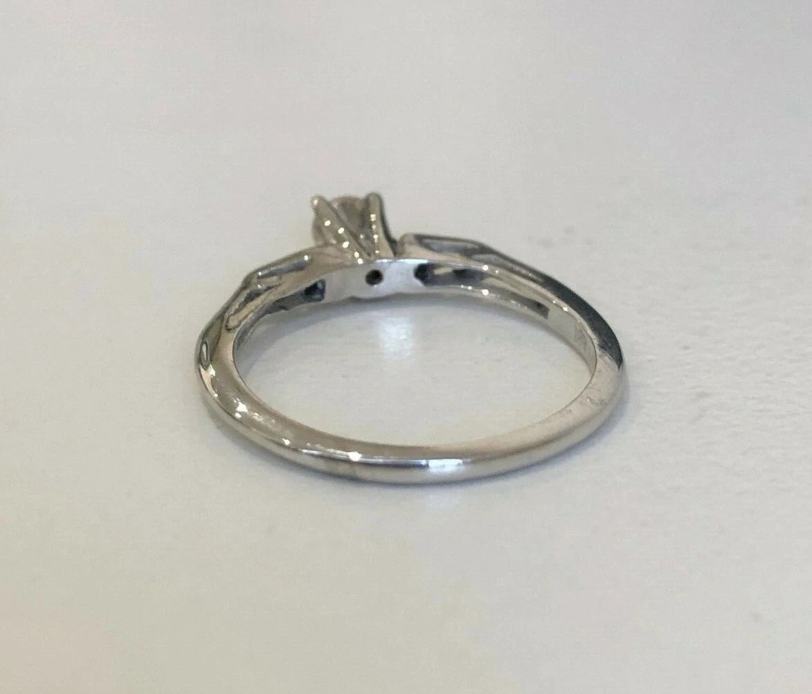 14K White Gold & 0.18CT Diamond Solitaire Ring Size L 1/2 - 5 7/8
