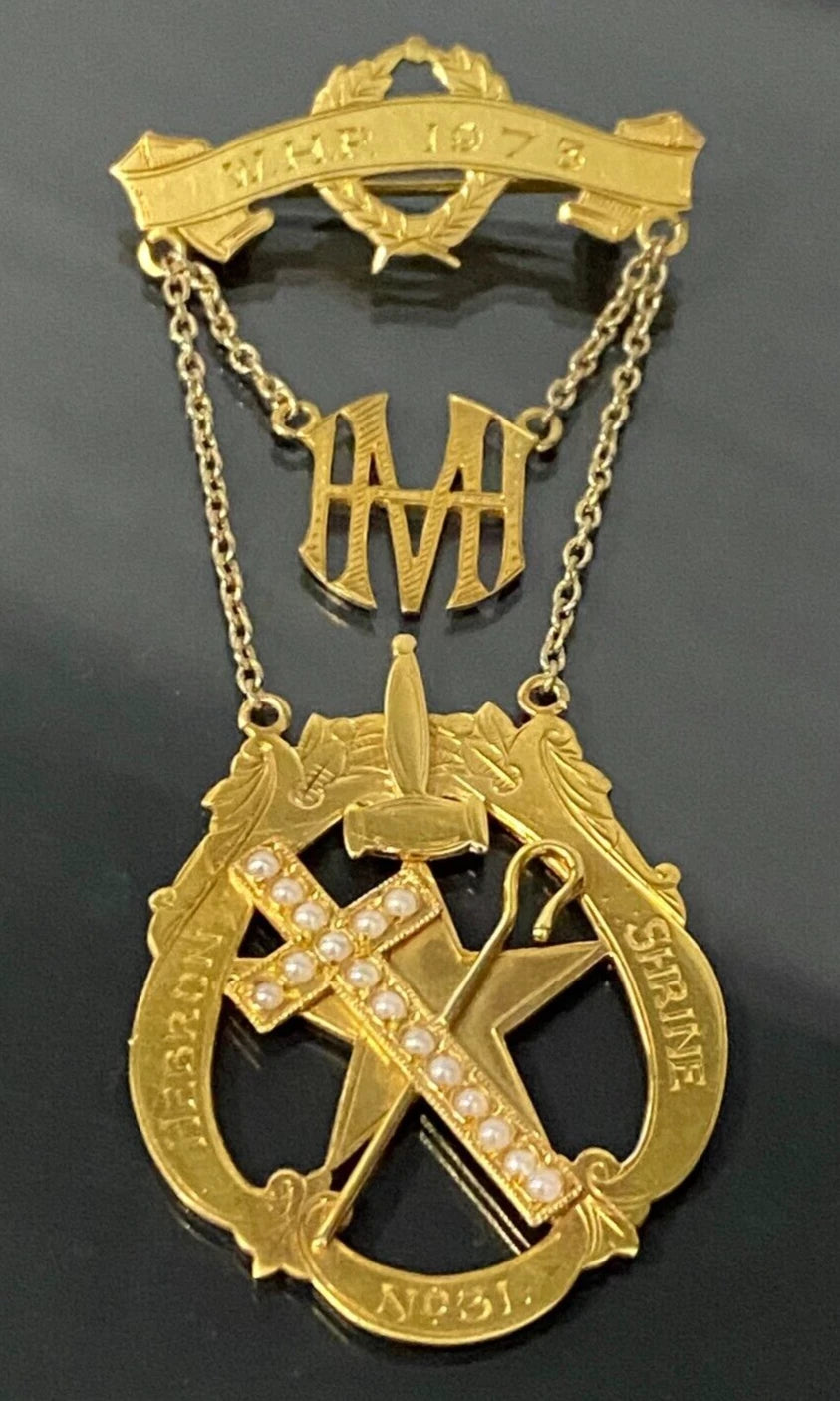 9K Yellow Gold & Pearl Masonic jewel 88.0mm High