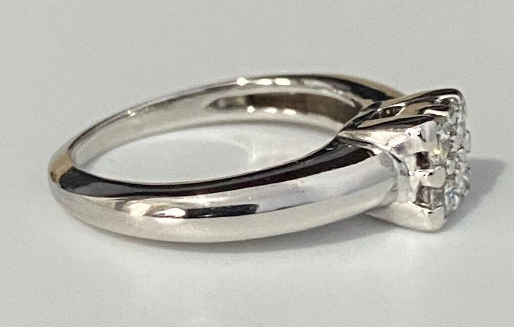 18K White Gold & 0.25CT Diamond Cluster Ring Size H 1/2 - 4