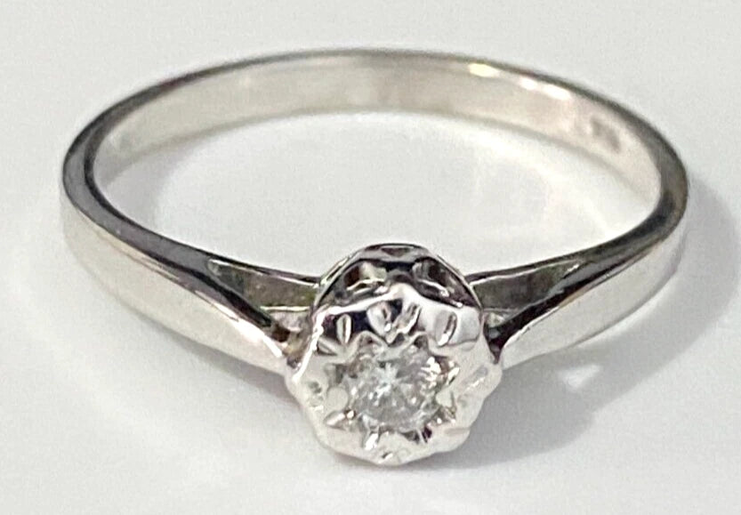 9K White Gold & Diamond Solitaire Ring Size L 1/2 - 5 7/8