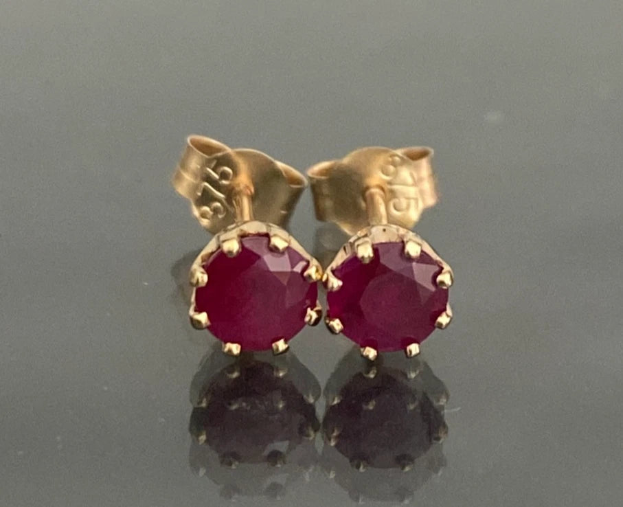9ct Yellow Gold & Ruby Stud Earrings