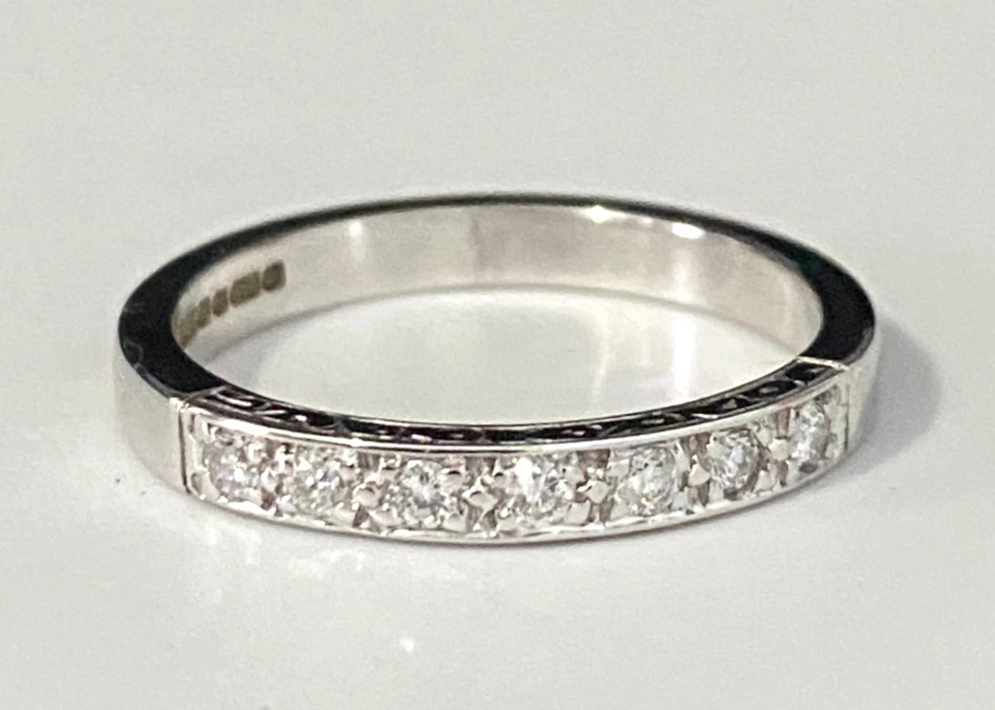 18K White Gold & Diamond Pave Set Wedding Band Ring Size N 1/2 - 6 3/4