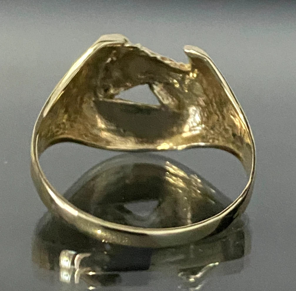 9K Yellow Gold Horse & Horseshoe Ring Size T - 10