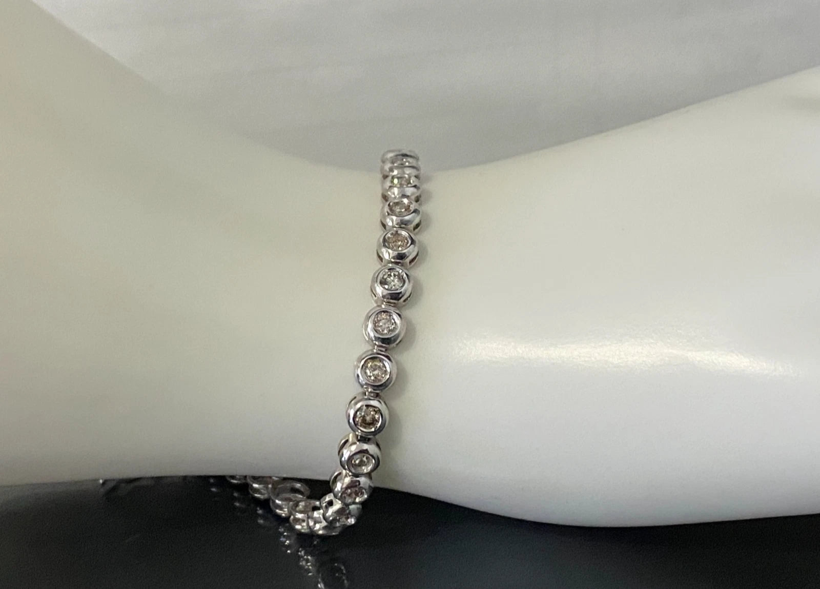 18K White Gold & 2.0CT Diamond Bezel-Set Tennis Bracelet 18.50cm Long