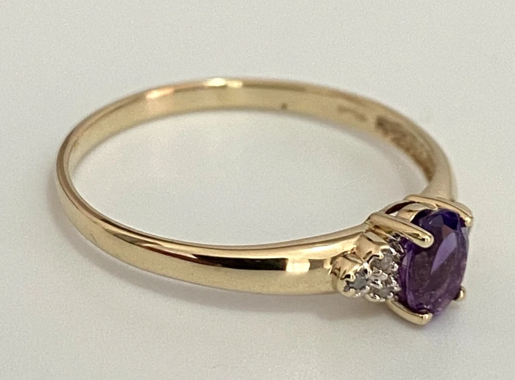 9K Yellow Gold W/ Amethyst & Diamond Ring Size T (US 9.75)