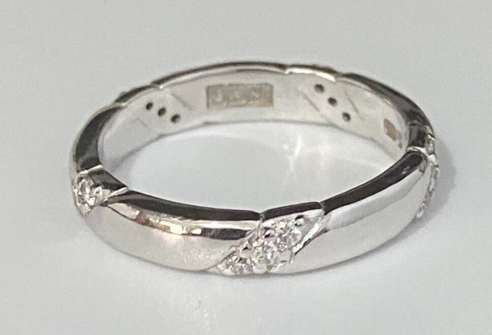 18K White Gold & Diamond Wedding Band Ring Size K - 5 1/8
