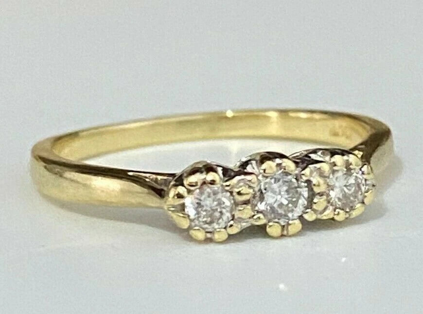 18K Yellow Gold & 0.22CT Diamond Three Stone Ring Size N 1/2 - 6 3/4