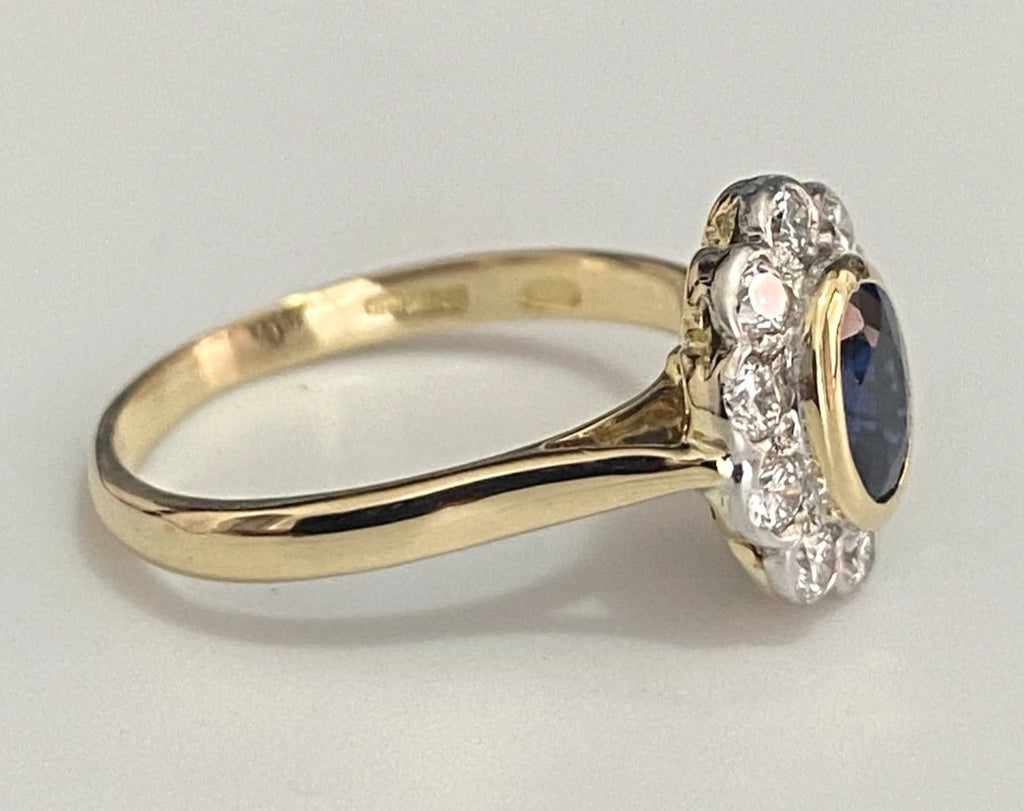 18K Yellow Gold Sapphire & Diamond Cluster Ring - Size K 1/2 (US 5.5)